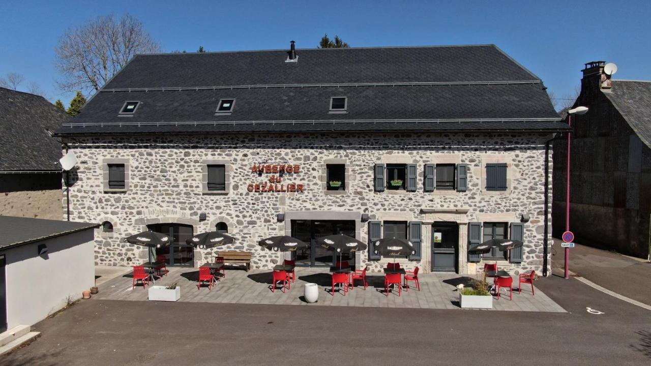 Auberge Du Cezallier Montgreleix Exterior photo