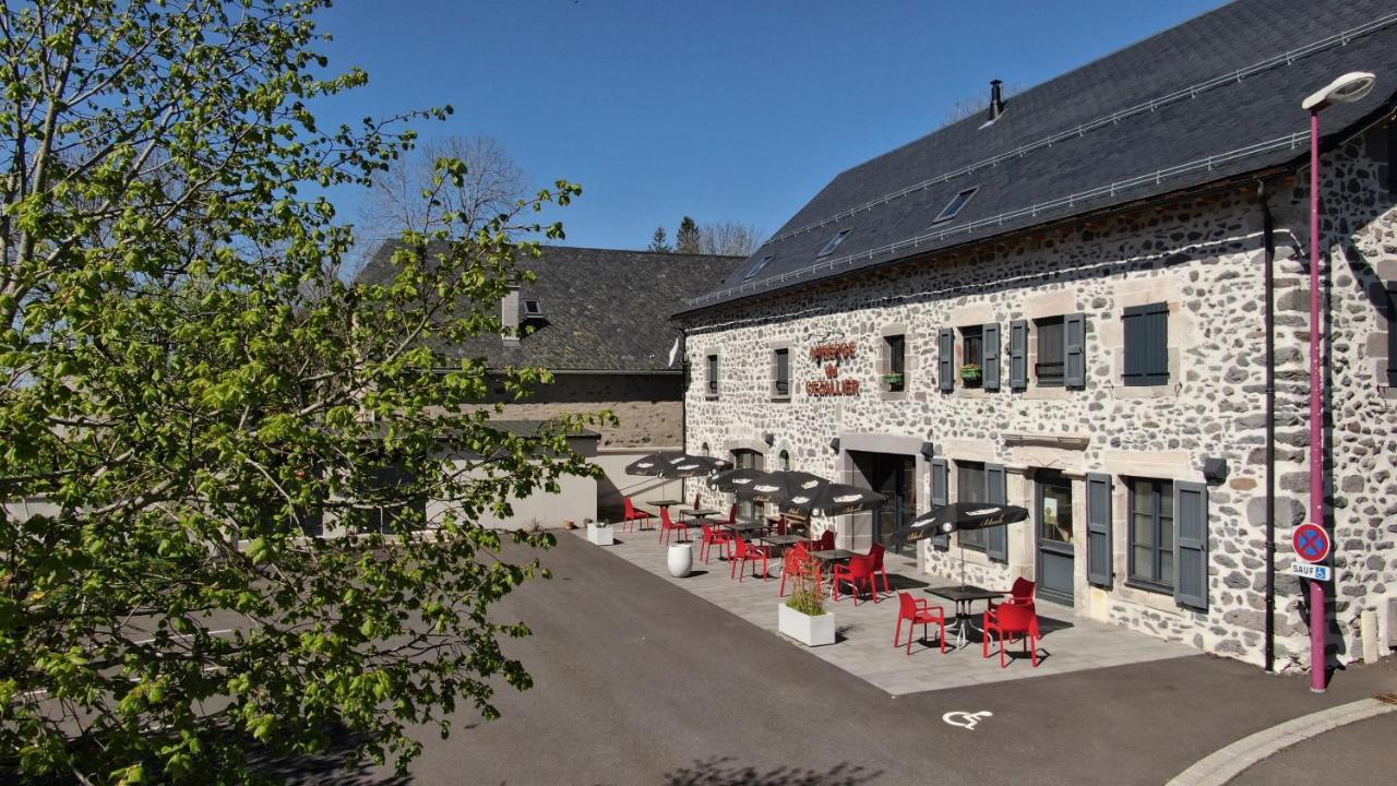 Auberge Du Cezallier Montgreleix Exterior photo