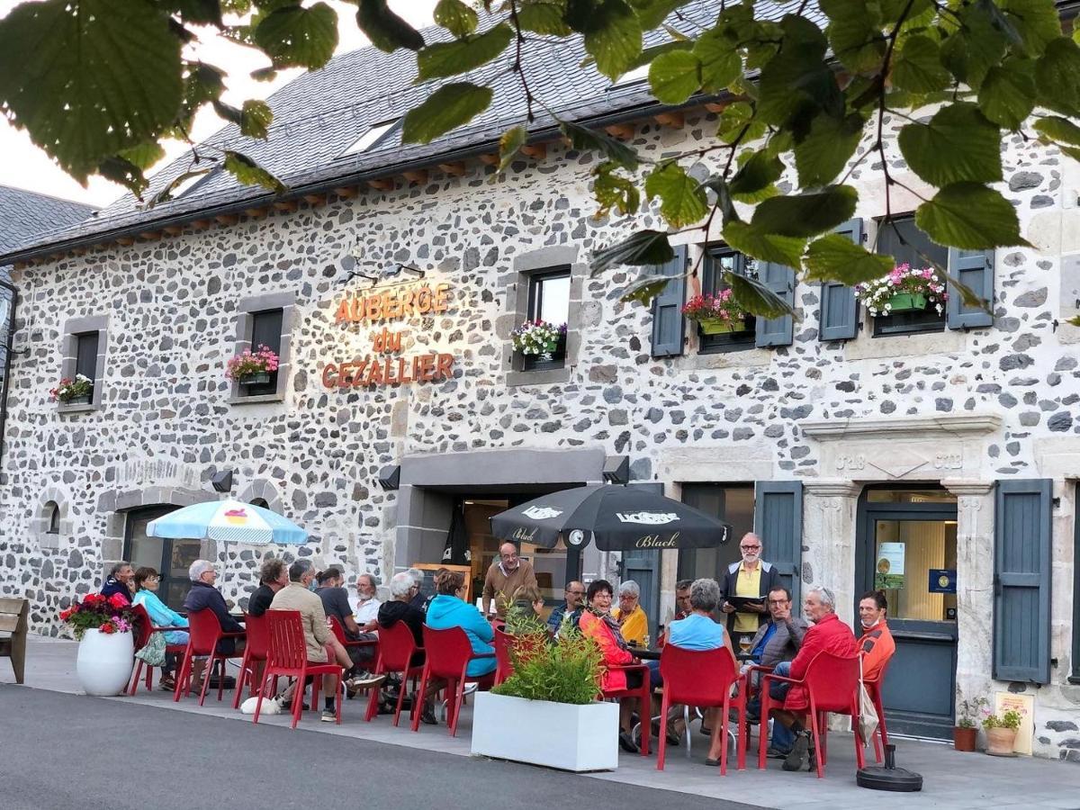 Auberge Du Cezallier Montgreleix Exterior photo